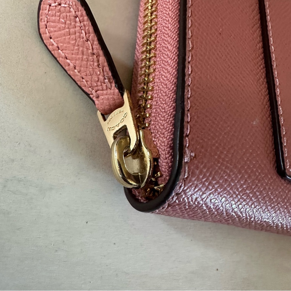 Coach Accordion Pink Leather Zip-Around Wallet - Picture 3 of 8